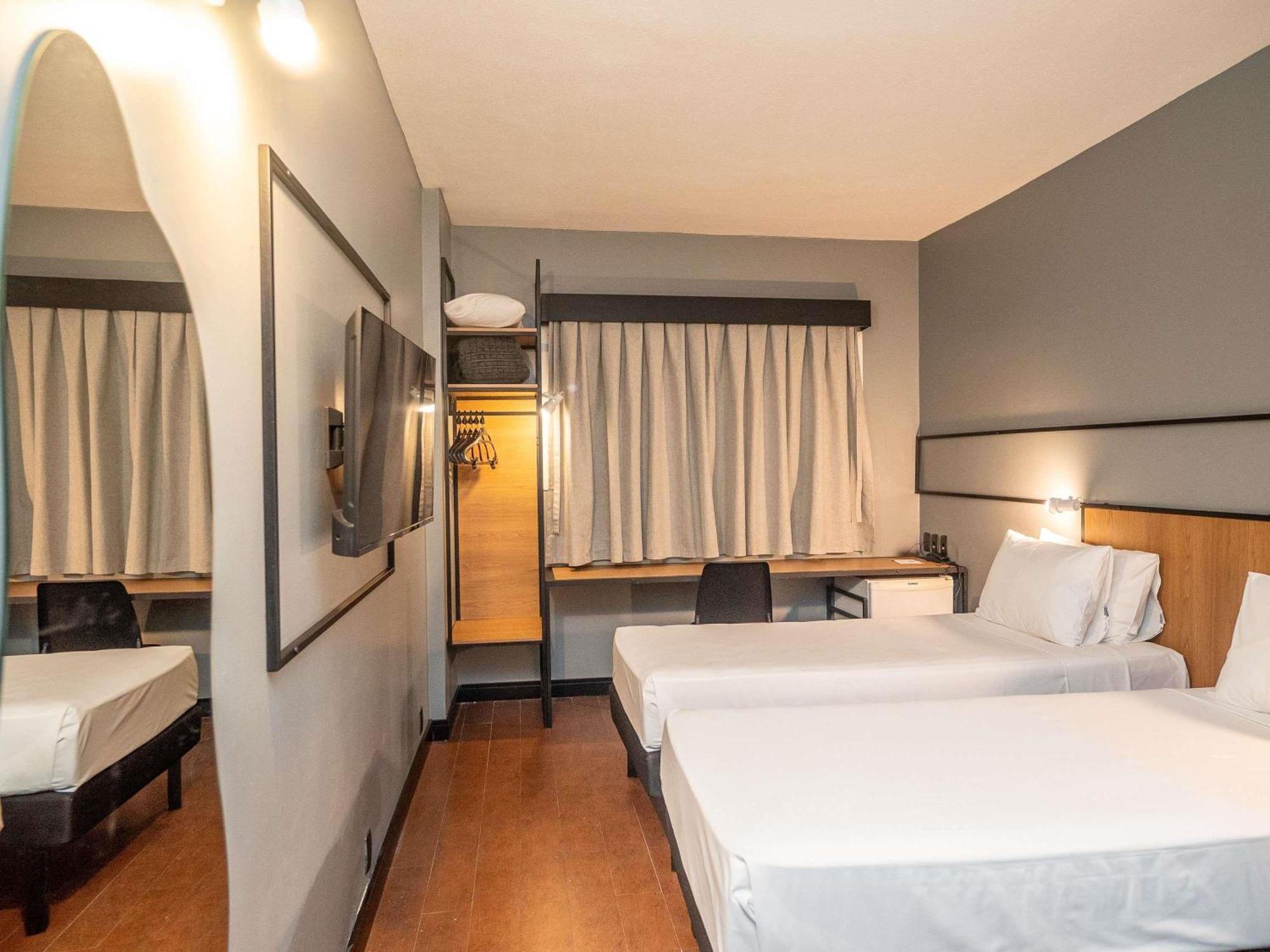 Quarto Superior com 2 Camas de Solteiro